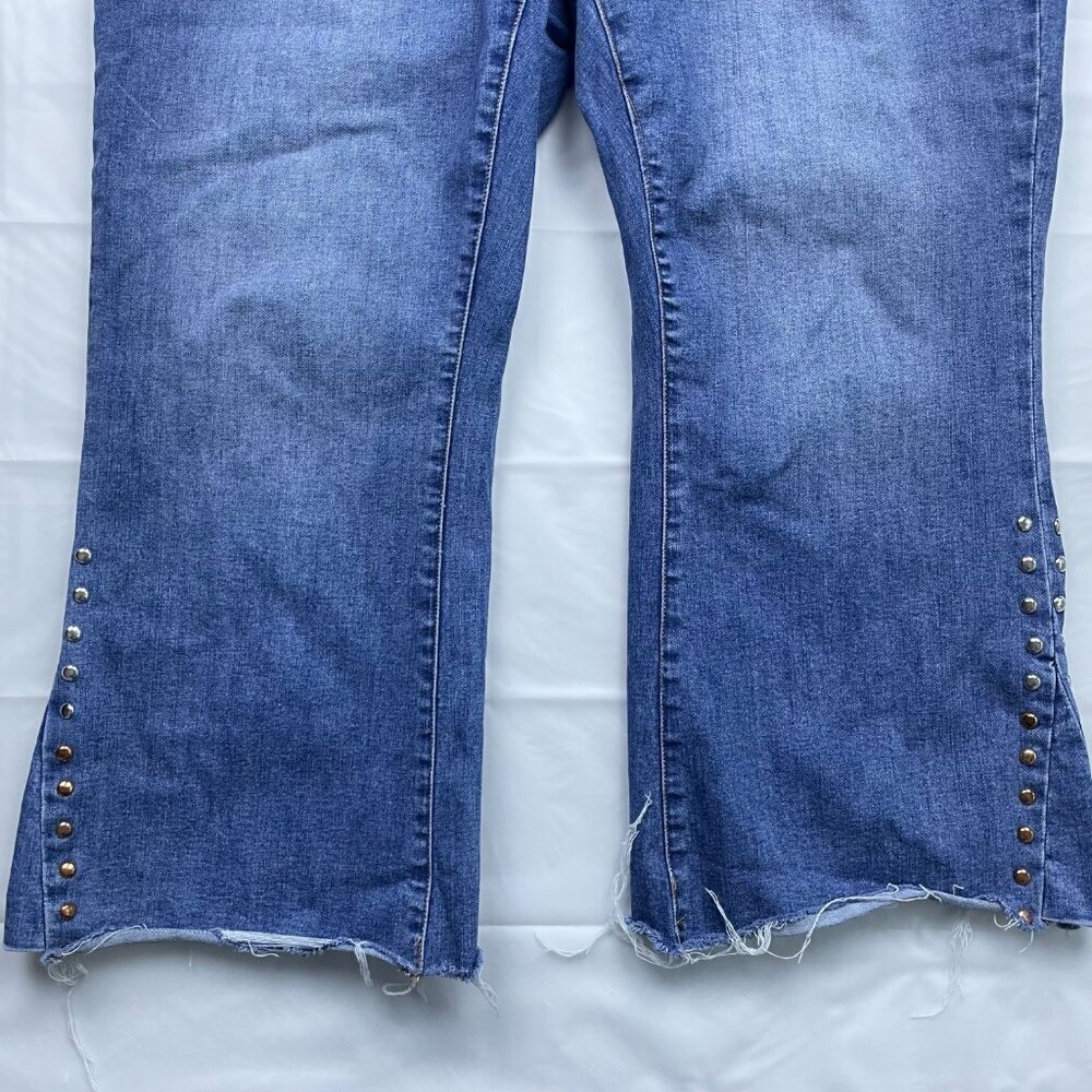 Ashley Stewart Baccini Capri Jeans Size 18 - Picture 2 of 7